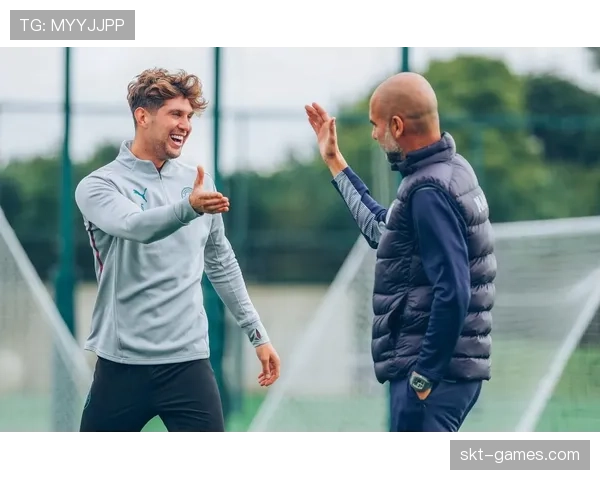 斯通斯本赛季防守表现稳健，中卫影响力持续提升