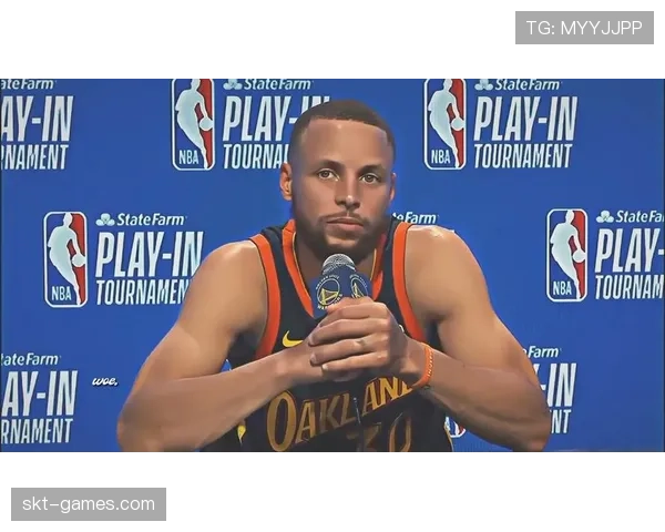 斯蒂芬·库里一年花销能买好几套房，周末穿破球鞋拖着娃逛菜市场，反差笑出声